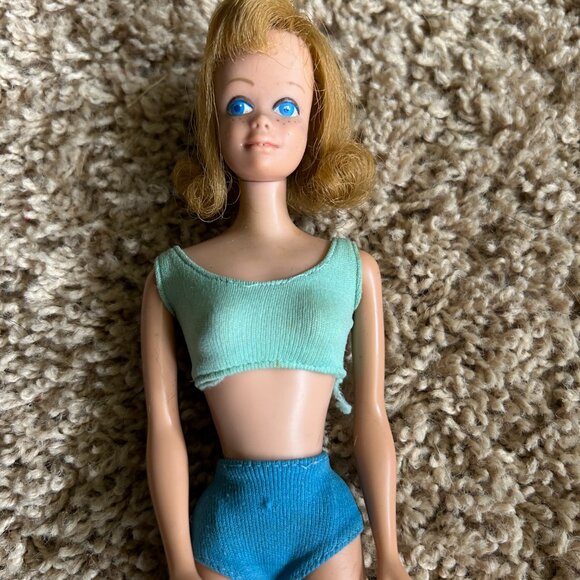 Barbie Midge doll 1960s blonde flip hair freckles original bathing suit - Picture 2 of 3